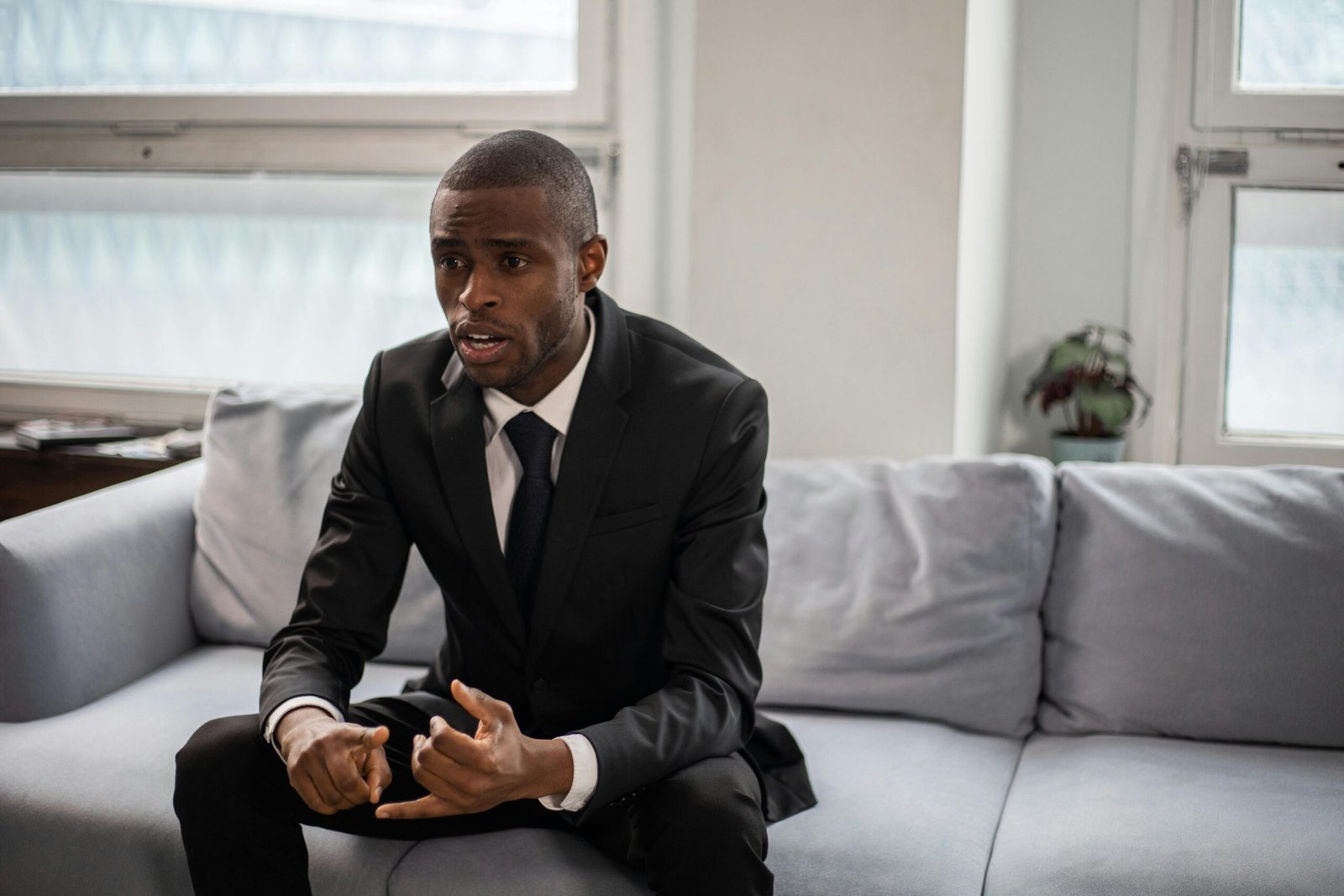 How to Handle Tough Situations – Stay Calm and Take Control Like a Man