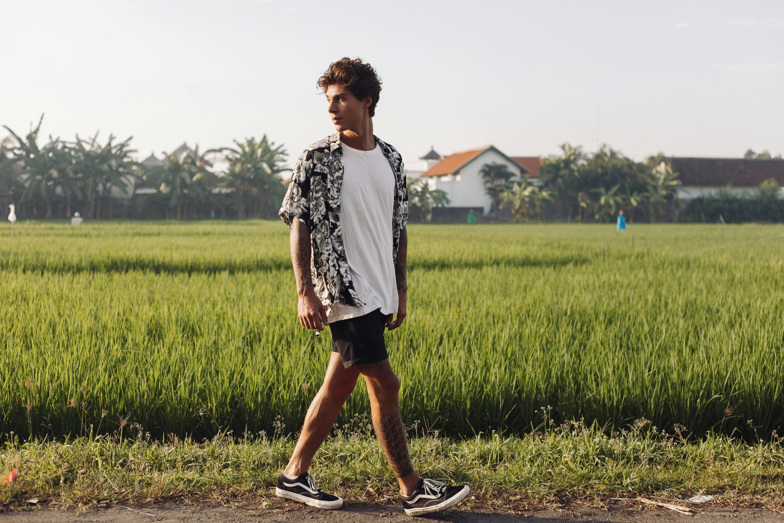 How to Be More Attractive as a Short Guy – Build Power Where It Actually Matters